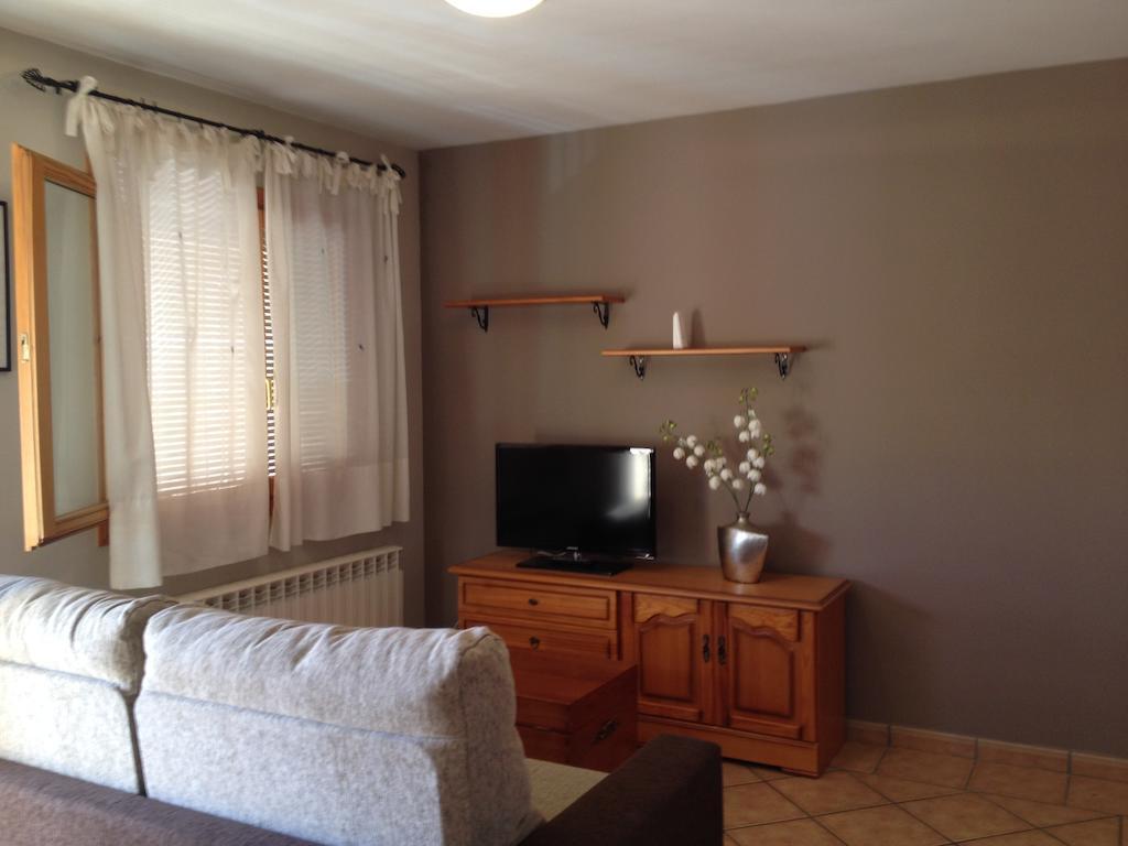 Apartamentos Residencial Fornocal Alquézar Quarto foto
