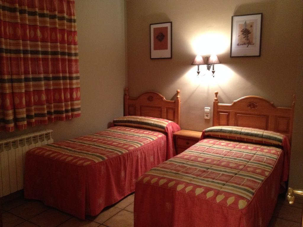 Apartamentos Residencial Fornocal Alquézar Quarto foto